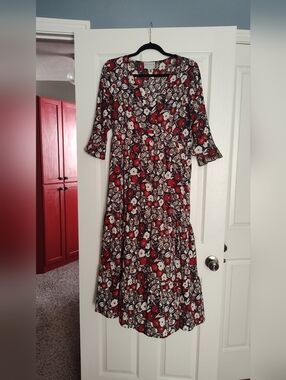 Piper & Scoot Hayden Floral Maxi Dress in Red, White, Dark Gray